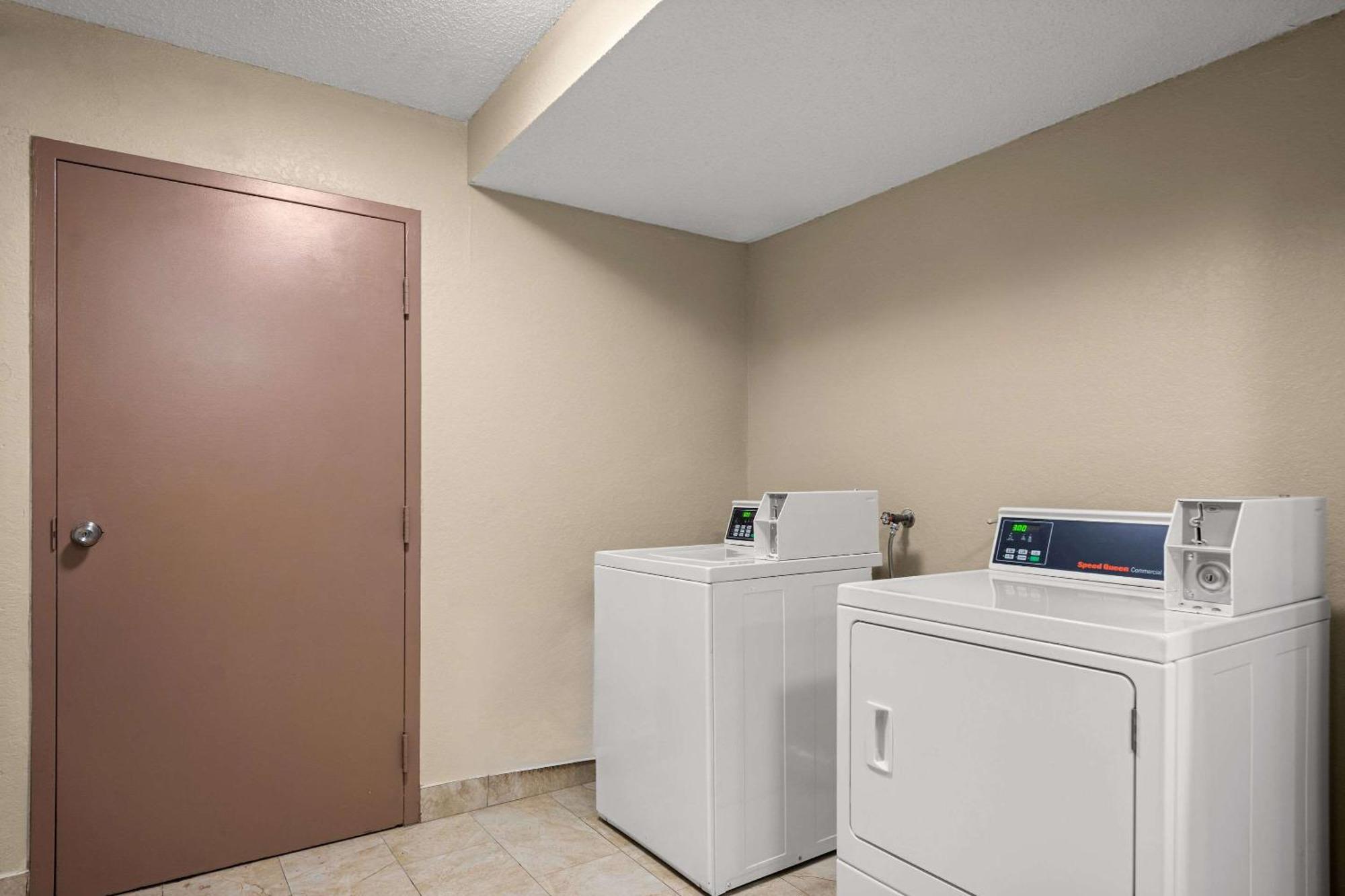 Vamo Quality Inn Sarasota I-75 מראה חיצוני תמונה