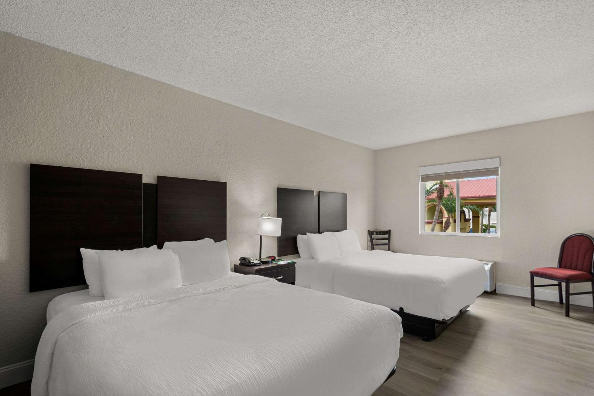 Vamo Quality Inn Sarasota I-75 מראה חיצוני תמונה