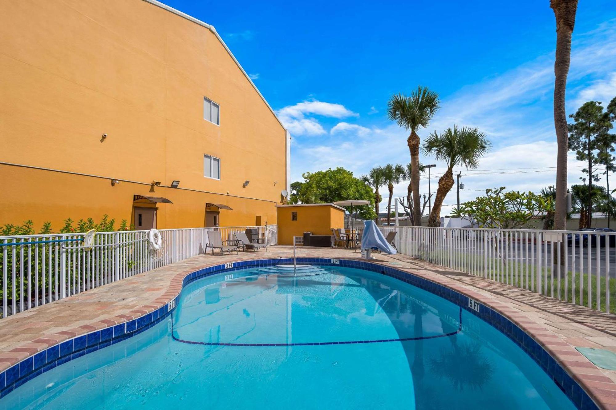 Vamo Quality Inn Sarasota I-75 מראה חיצוני תמונה