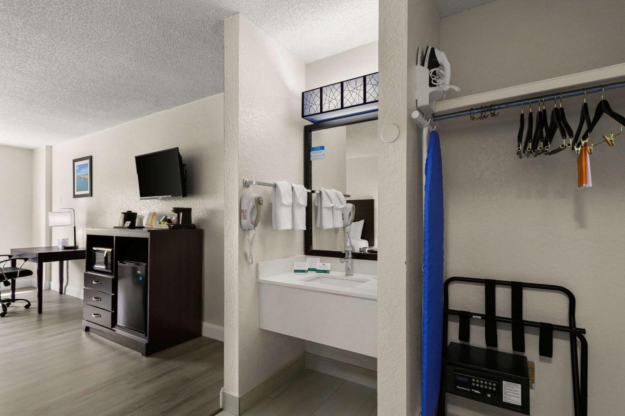 Vamo Quality Inn Sarasota I-75 מראה חיצוני תמונה